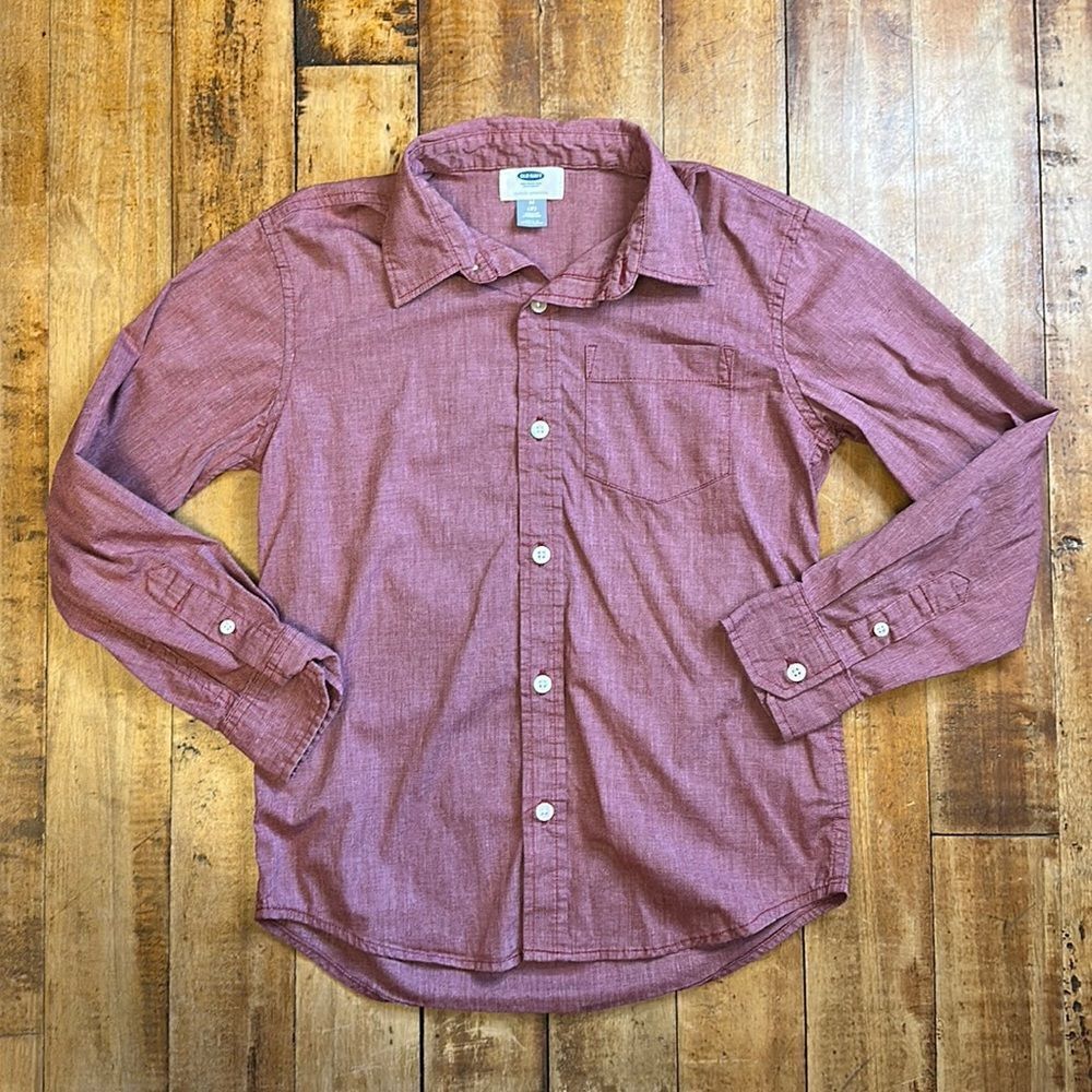 Boys size 8 Medium Old Navy Button down long sleeve Shirt red festive Christmas